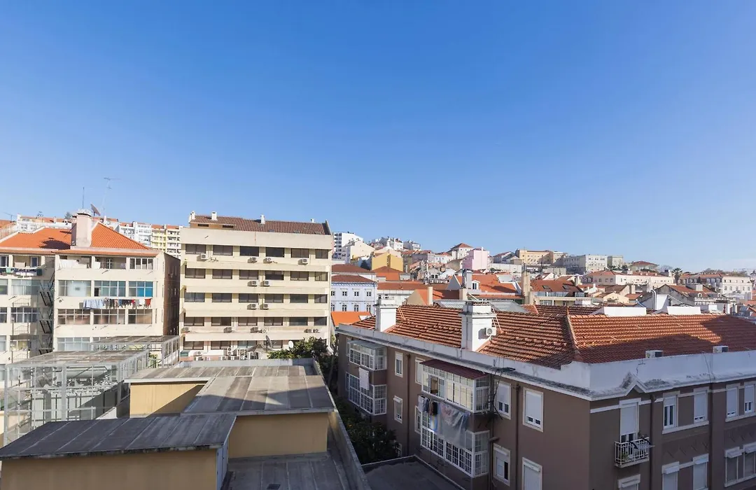 2Bdr Apt With Full Kitchen On Avenida Da Liberdade-1