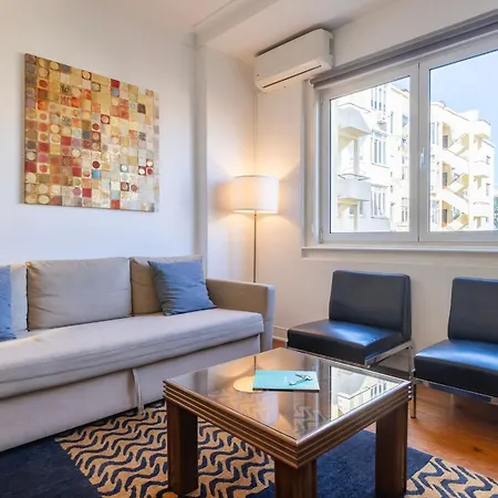 2Bdr Apt With Full Kitchen On Avenida Da Liberdade-2