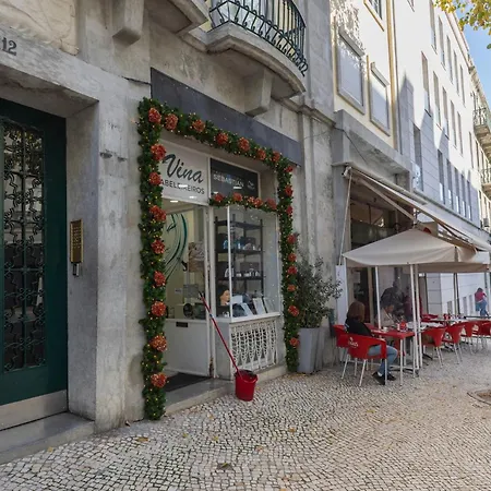 2Bdr Apt With Full Kitchen On Avenida Da Liberdade-3